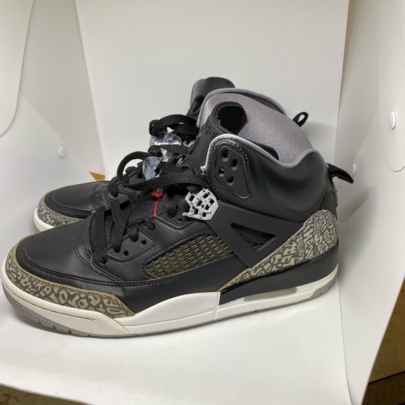 Gently used Jordan Spizike Black Cement Size 9 - Picture 2 of 14